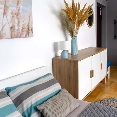 Spacious Studio Coffee Machine With Free Dolce Gusto Coffee Novi Sad Exterior foto