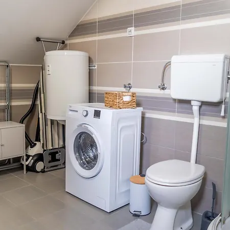 Spacious Studio Coffee Machine With Free Dolce Gusto Coffee Novi Sad Exterior foto